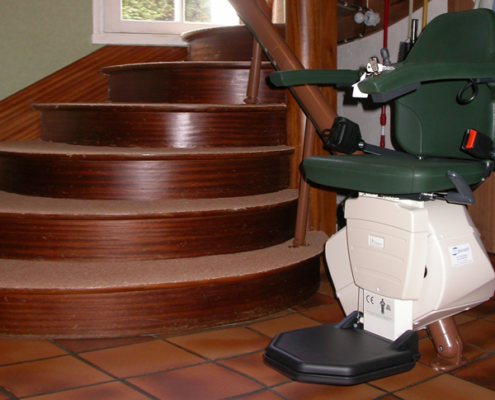 ESCALEV - Spécialiste du monte-escalier à Nantes, La Roche sur Yon et Angers - Produits sur-mesure, qui s’adaptent à toutes les architectures d’escaliers et au design de votre habitat.