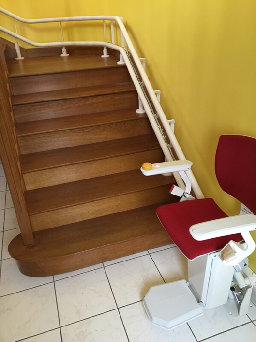 ESCALEV – Spécialiste du monte-escalier à Nantes, La Roche sur Yon et Angers – Produits sur-mesure, qui s’adaptent à toutes les architectures d’escaliers et au design de votre habitat. ESCALEV - Spécialiste du monte-escalier à Nantes, La Roche sur Yon et Angers - Produits sur-mesure, qui s’adaptent à toutes les architectures d’escaliers et au design de votre habitat.