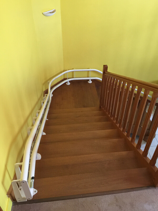 ESCALEV – Spécialiste du monte-escalier à Nantes, La Roche sur Yon et Angers – Produits sur-mesure, qui s’adaptent à toutes les architectures d’escaliers et au design de votre habitat. ESCALEV - Spécialiste du monte-escalier à Nantes, La Roche sur Yon et Angers - Produits sur-mesure, qui s’adaptent à toutes les architectures d’escaliers et au design de votre habitat.